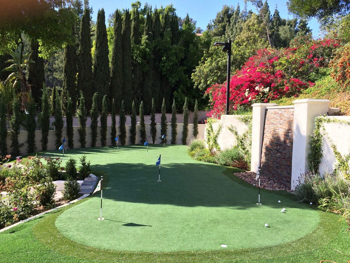 Putting green install