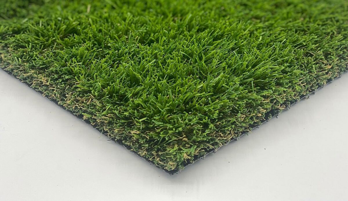 Zatanna landscape turf close-up