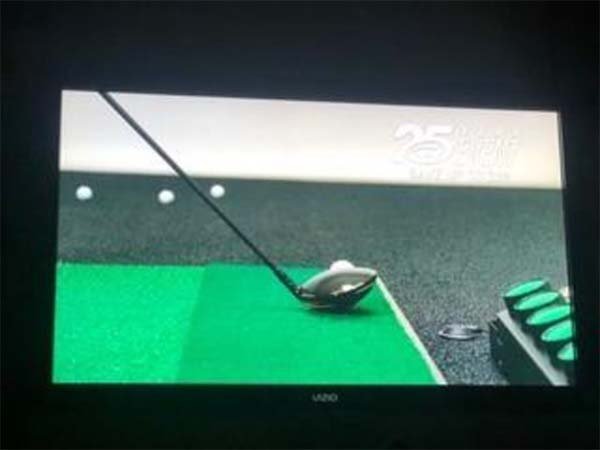 Noir Putt — bold black designer putting green