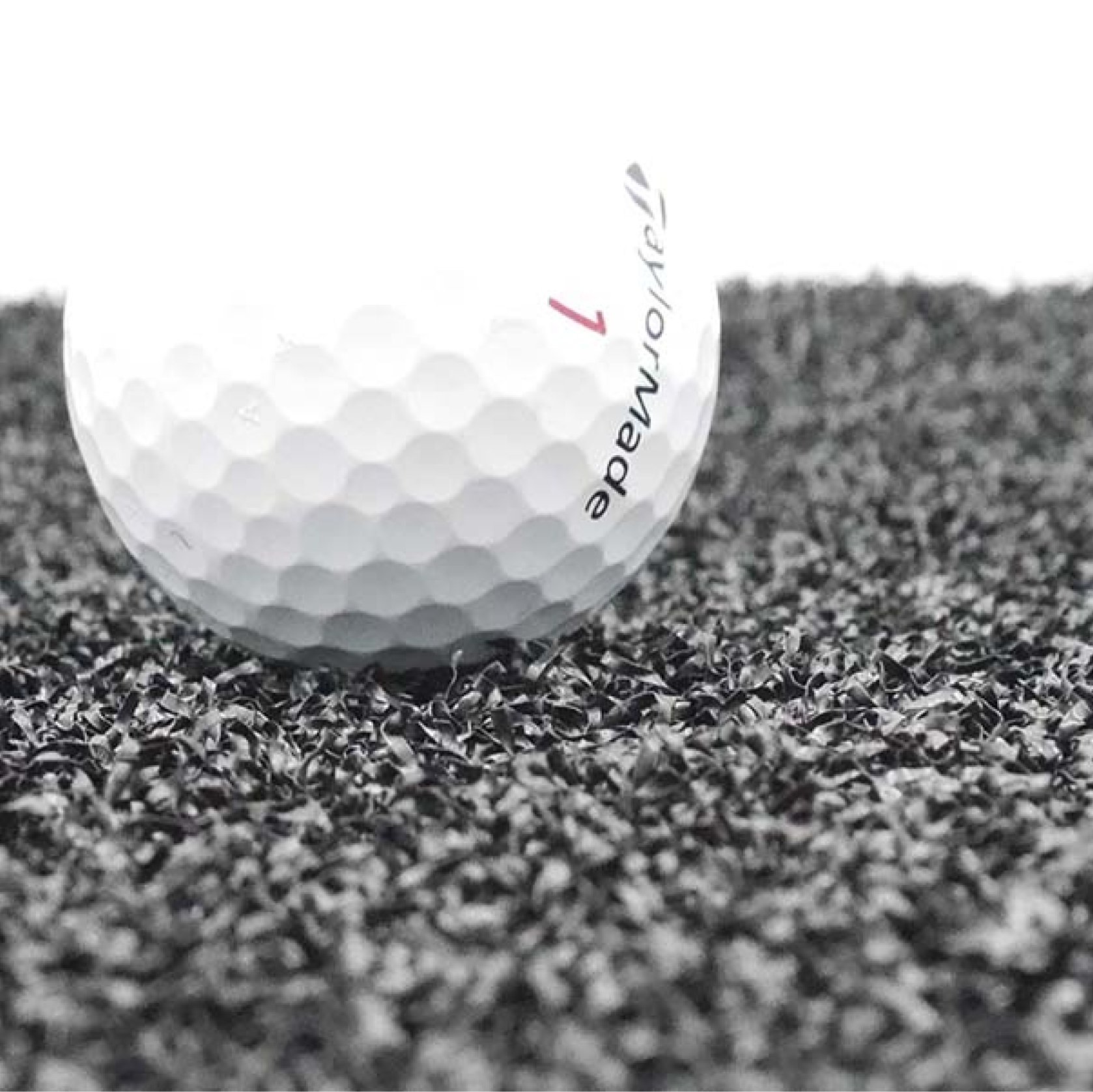 Noir Putt — green close-up